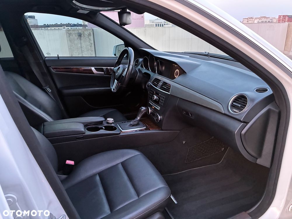 Mercedes-Benz Klasa C 250 7G-TRONIC Avantgarde Edition - 7