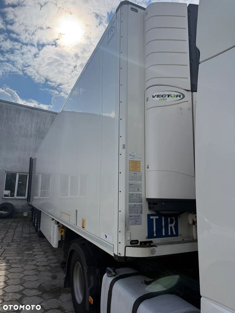 Schmitz Cargobull Chłodnia SCB S38 - 3