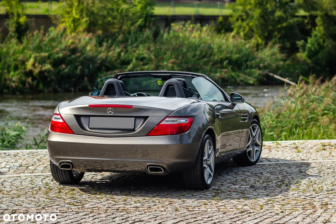 Mercedes-Benz SLK 200 (BlueEFFICIENCY) - 17