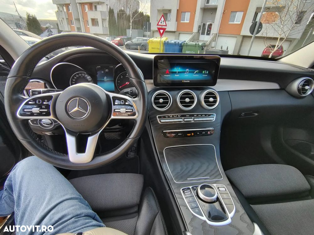 Mercedes-Benz C - 12