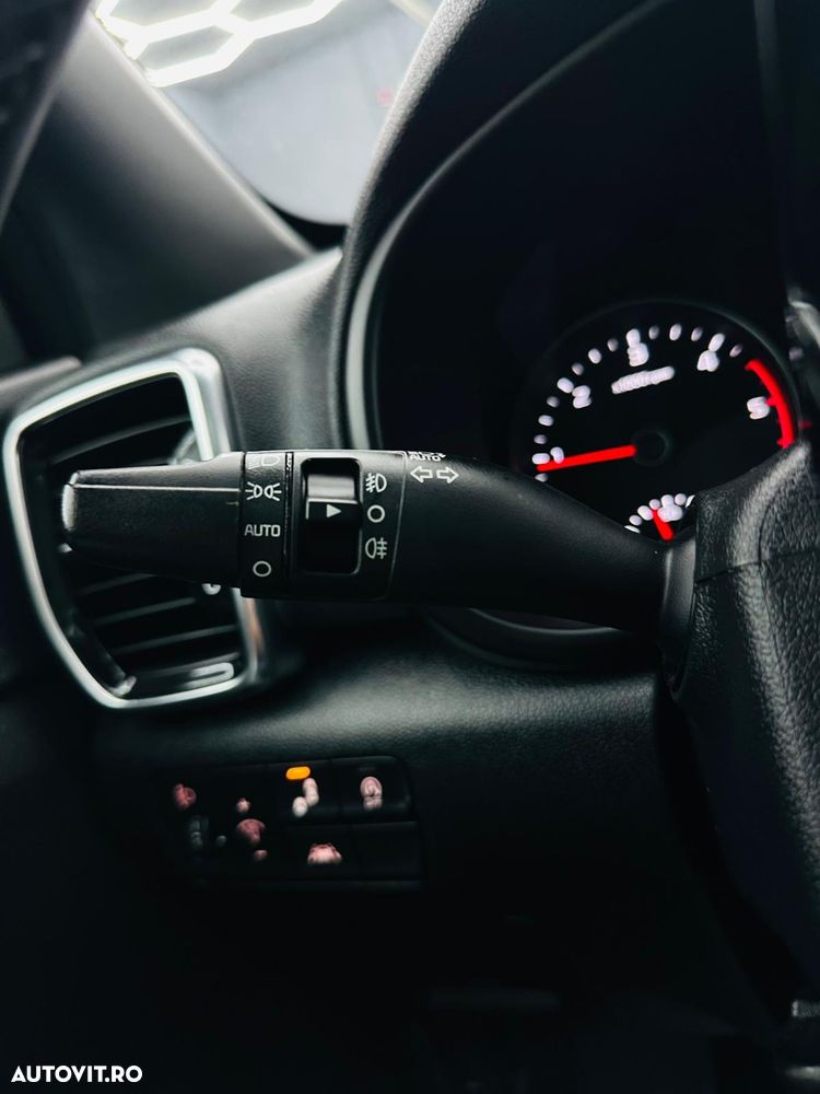 Kia Sportage 1.6 DSL MHEV 7DCT HP 4x2 GT Line - 36