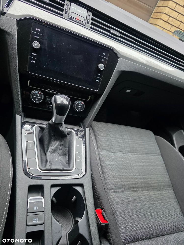 Volkswagen Passat 1.5 TSI EVO Business - 9