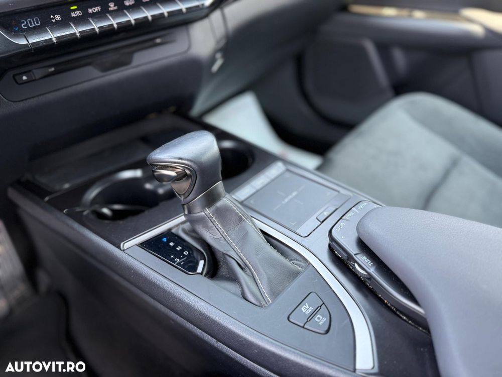 Lexus UX - 17