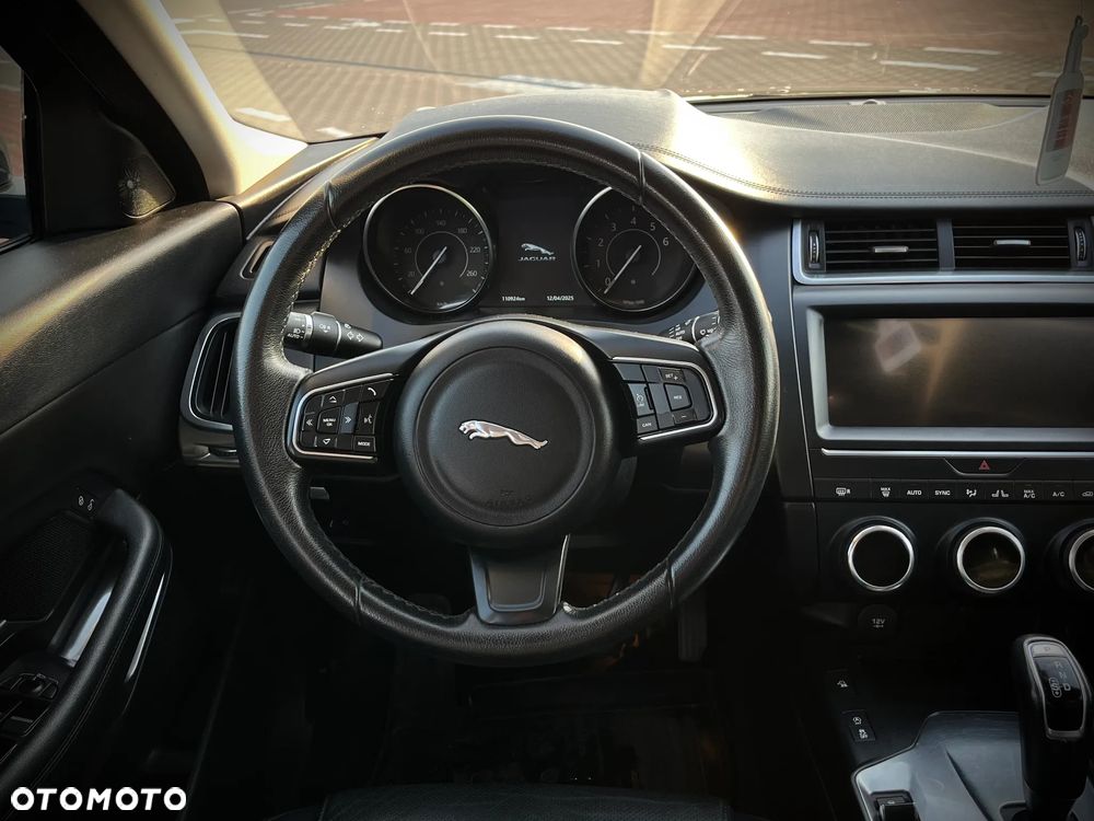 Jaguar E-Pace 2.0 P200 mHEV AWD R-Dynamic S - 10