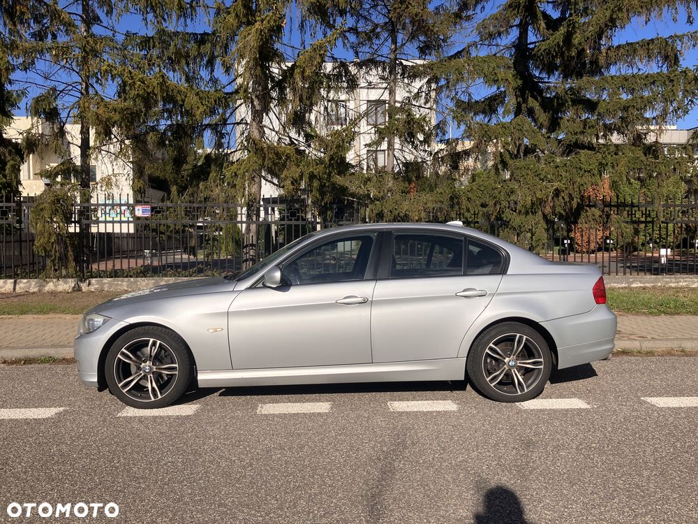 BMW Seria 3 2009 photo 2