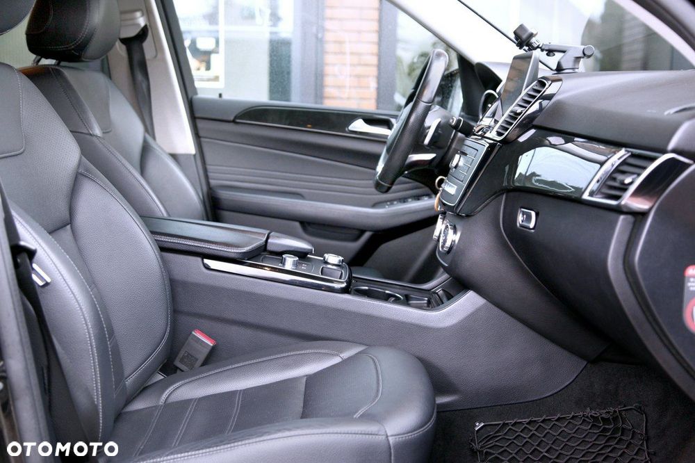 Mercedes-Benz GLE - 12