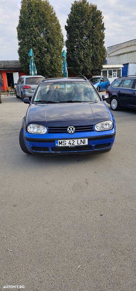 Volkswagen Golf - 2