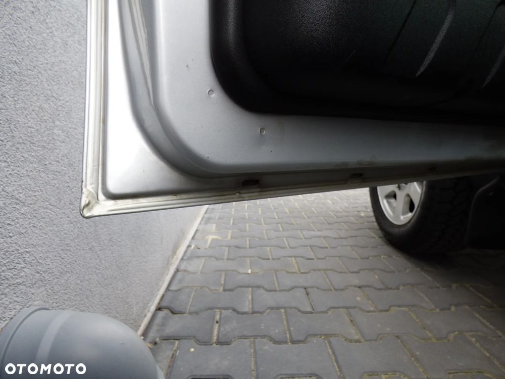 Land Rover Discovery - 26