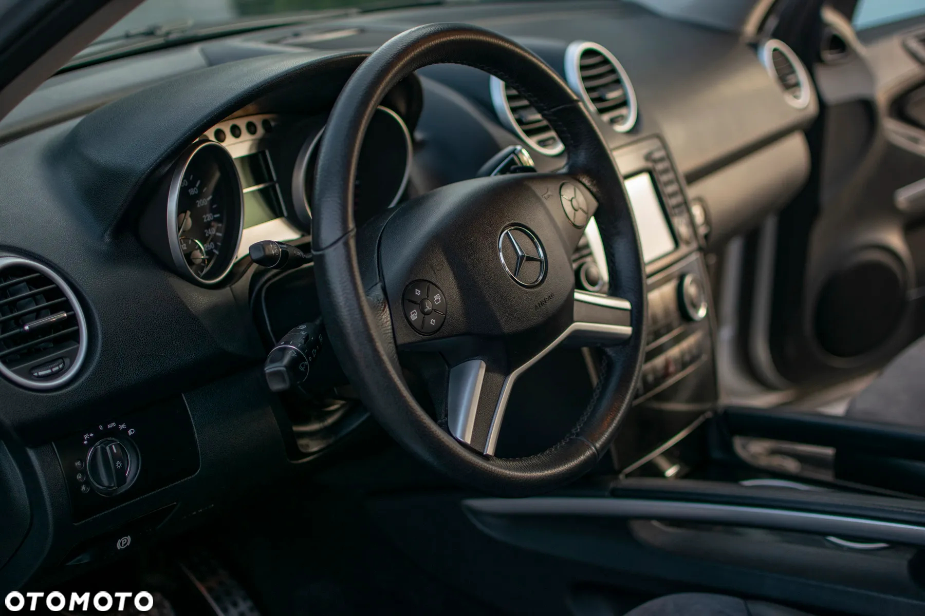 Mercedes-Benz ML - 7