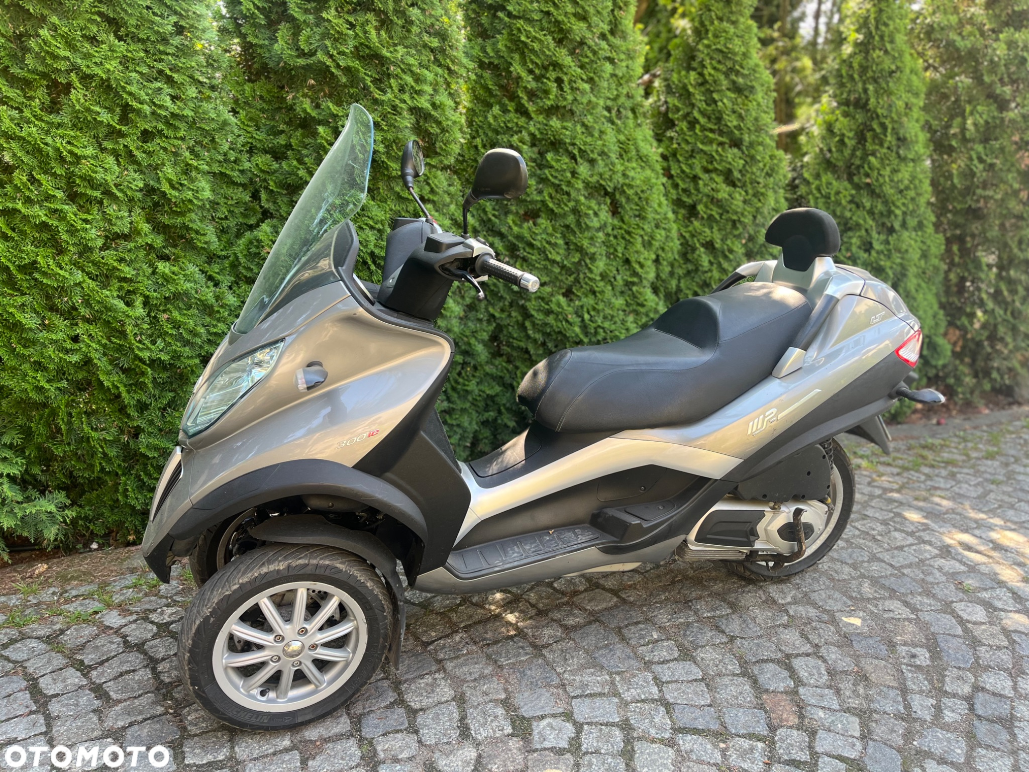 Piaggio MP-3 - 9
