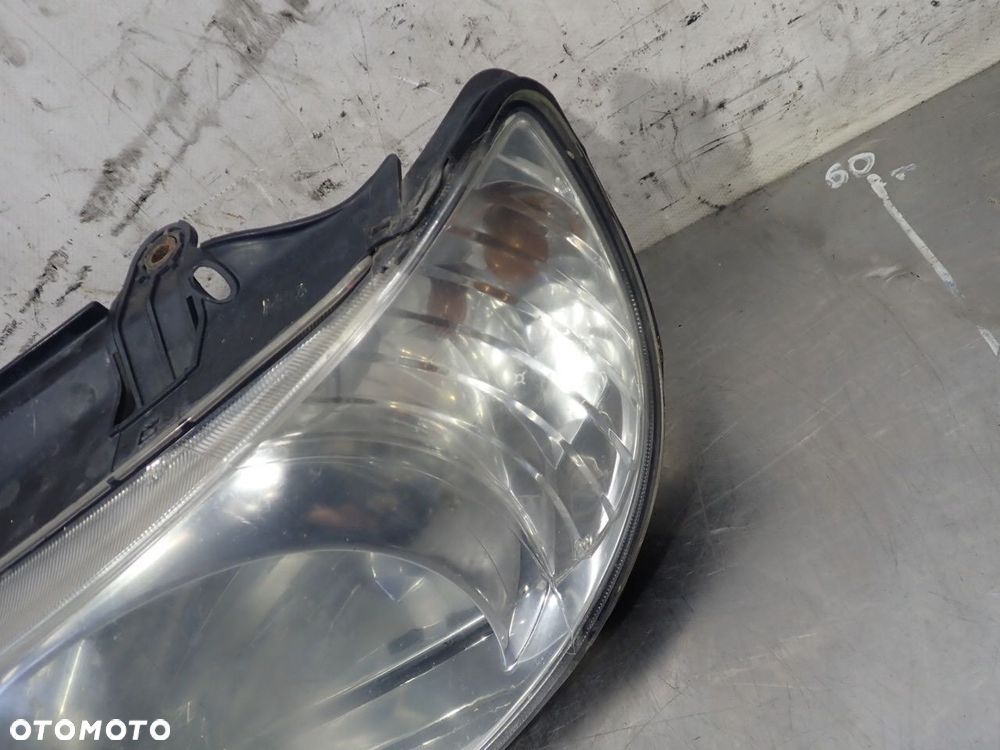 LAMPA LEWA PRZEDNIA HYUNDAI MATRIX 1.6 - 4