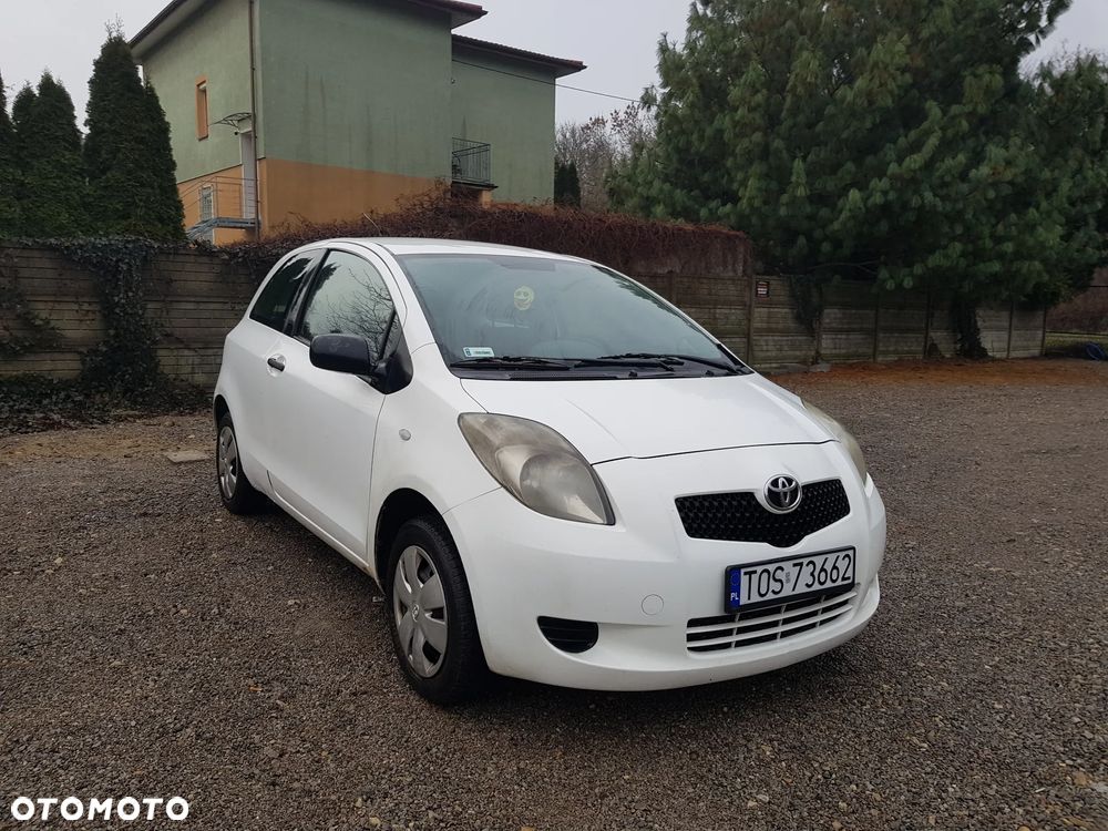 Toyota Yaris - 1