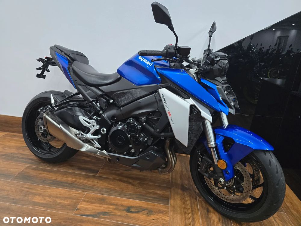 Suzuki GSX - 29