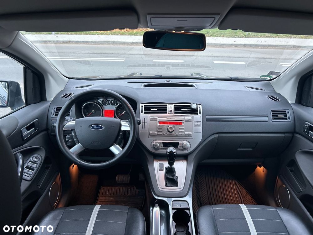 Ford Kuga 2.0 TDCi 4x4 Titanium - 8