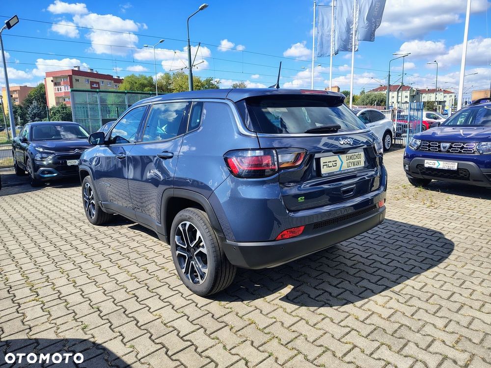 Jeep Compass - 4