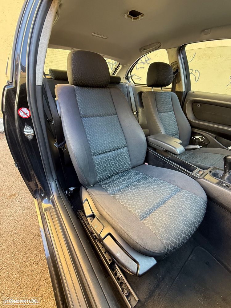 BMW 320 d Compact - 8