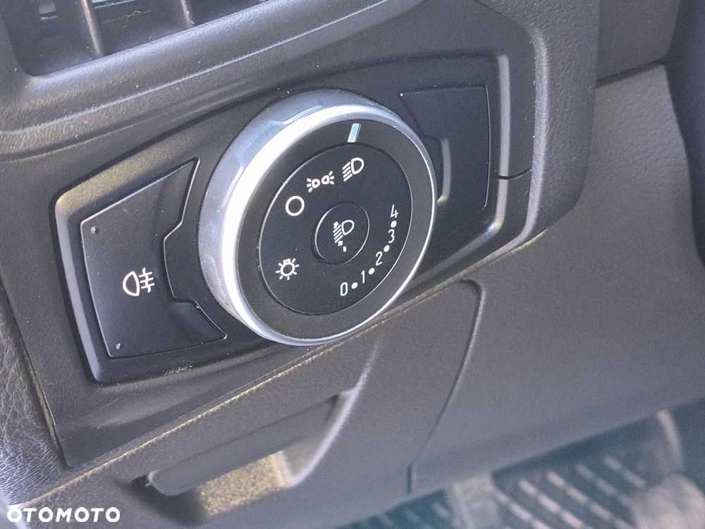 Ford Focus 1.5 TDCi SYNC Edition - 5