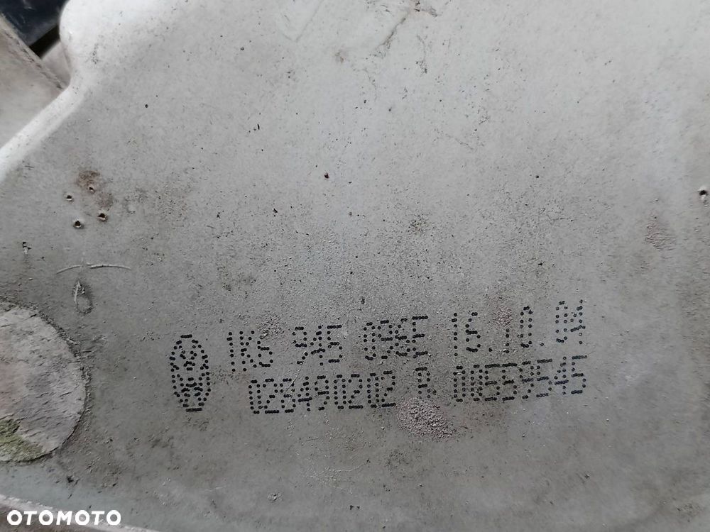 LAMPY TYŁ KOMPLET VW GOLF V 1K6945095E      1K6945096E 2.0 TDI - 3