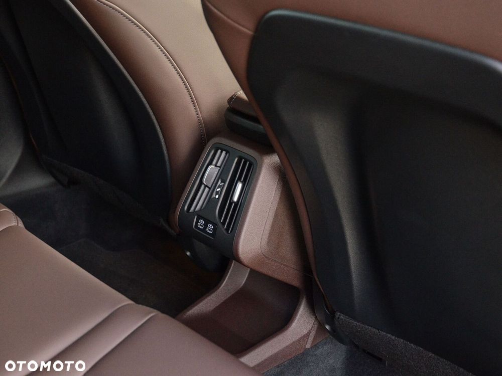 BMW X1 sDrive18i xLine sport - 30