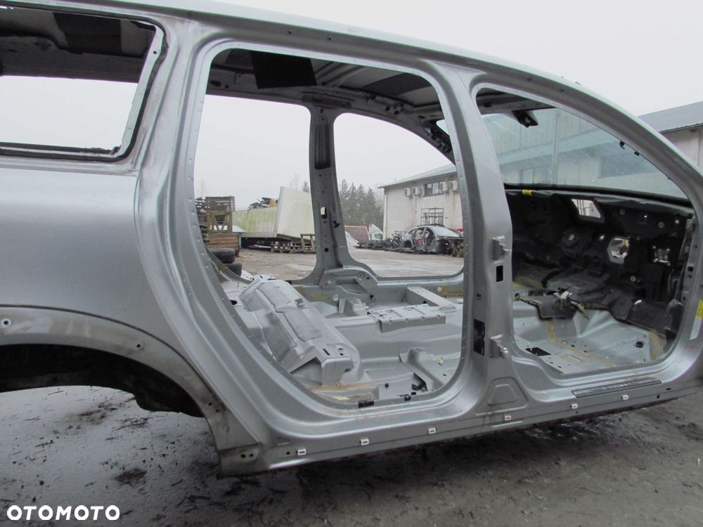 VOLVO XC70 III 07-16 CWIARTKA BLOTNIK SLUPEK TYL PRAWY 477-46 DUPA WANNA - 4