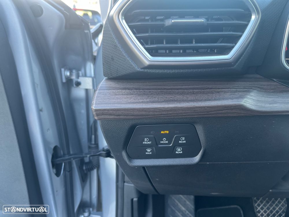 SEAT Leon 1.4 e-Hybrid Xcellence DSG - 27