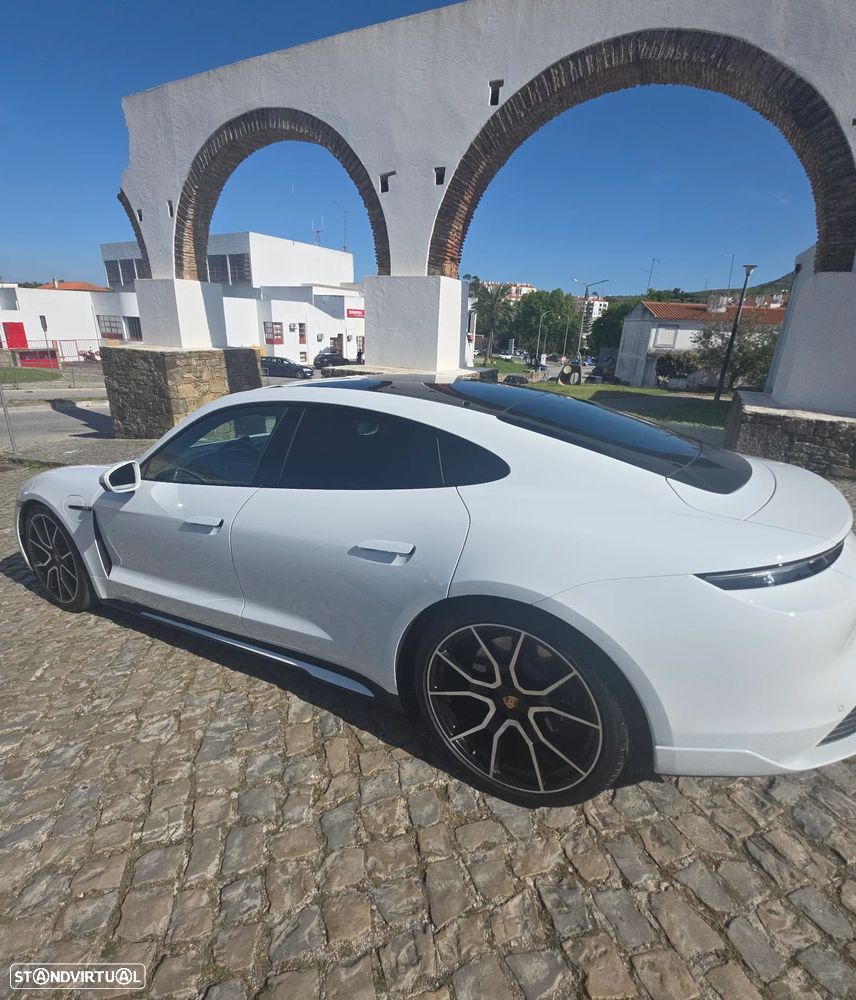 Porsche Taycan Standard - 11