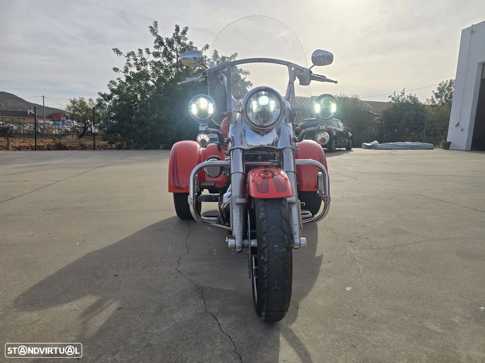Harley-Davidson Tour FLRT - FREEWHEELER - 3