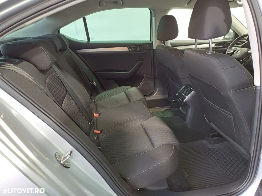 Skoda Superb 1.5 TSI DSG Ambition - 32