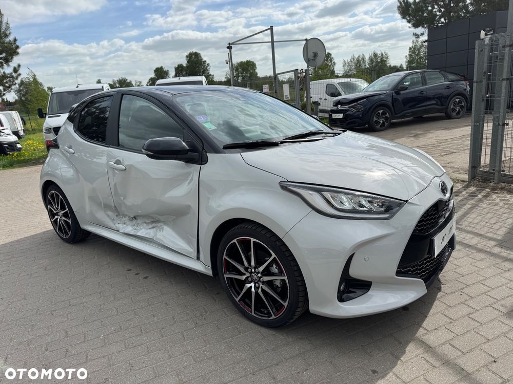 Toyota Yaris 1.5 VVT-i GR SPORT - 3