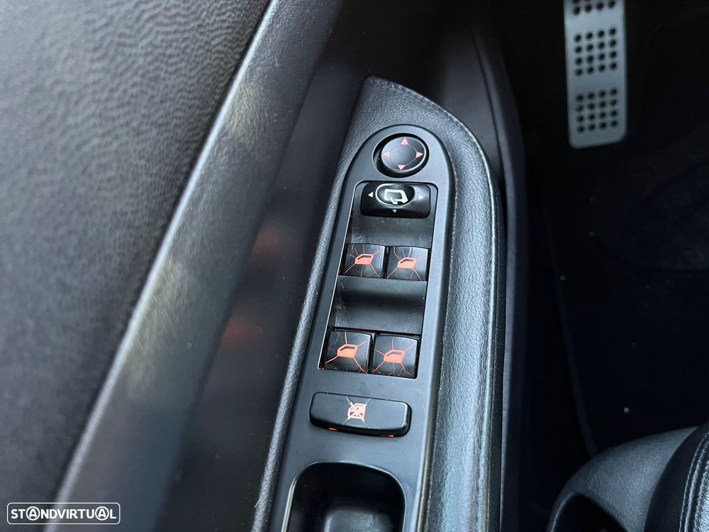 Peugeot 307 SW 1.6 HDi FAP Sport - 18