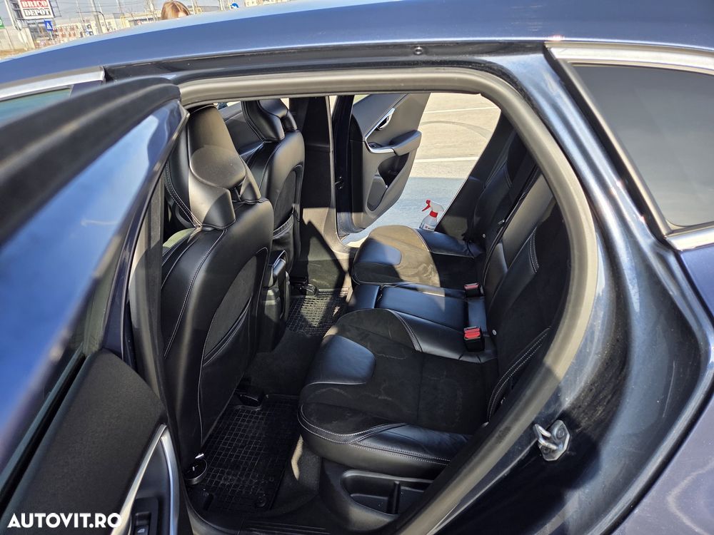 Volvo V40 D4 VEA R-Design - 6