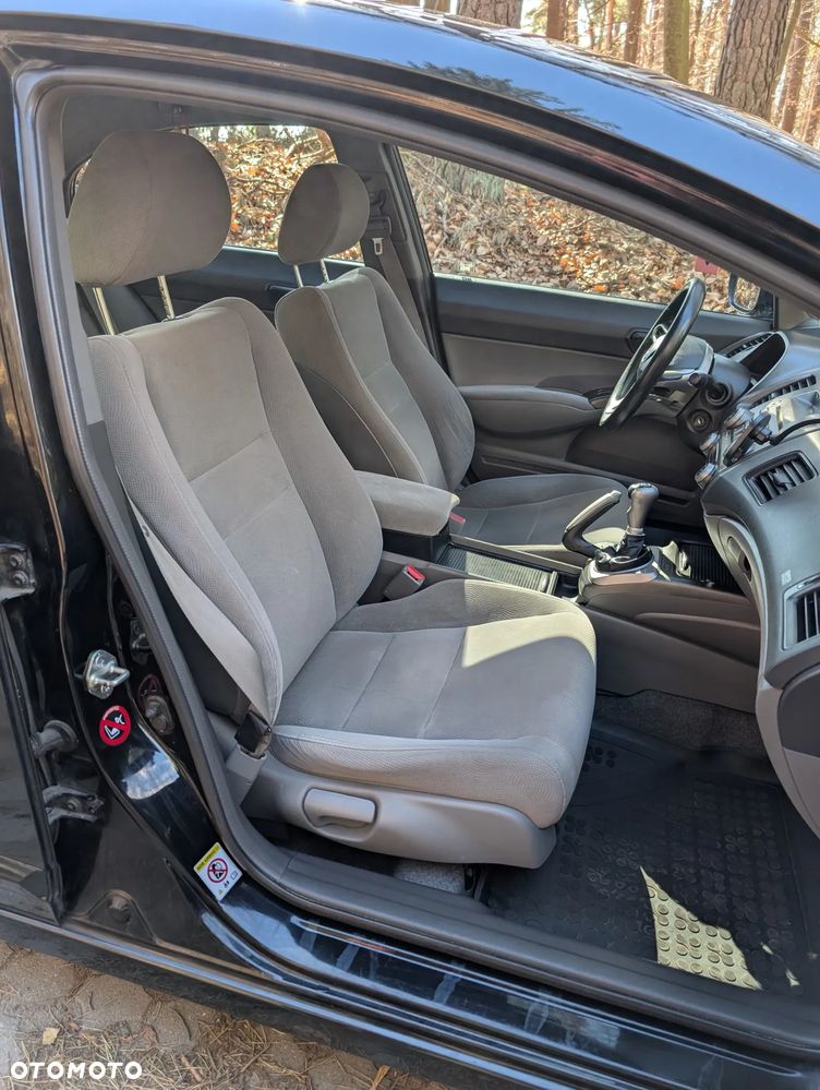 Honda Civic 1.8 Comfort - 12