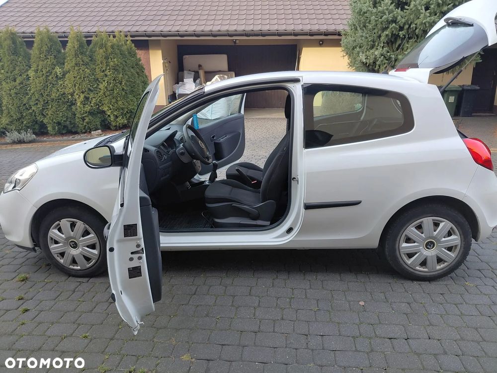 Renault Clio 1.5 dCi 75 Expression - 8