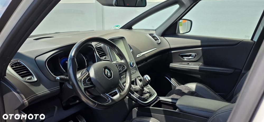 Renault Scenic TCe 140 GPF BLACK EDITION - 12
