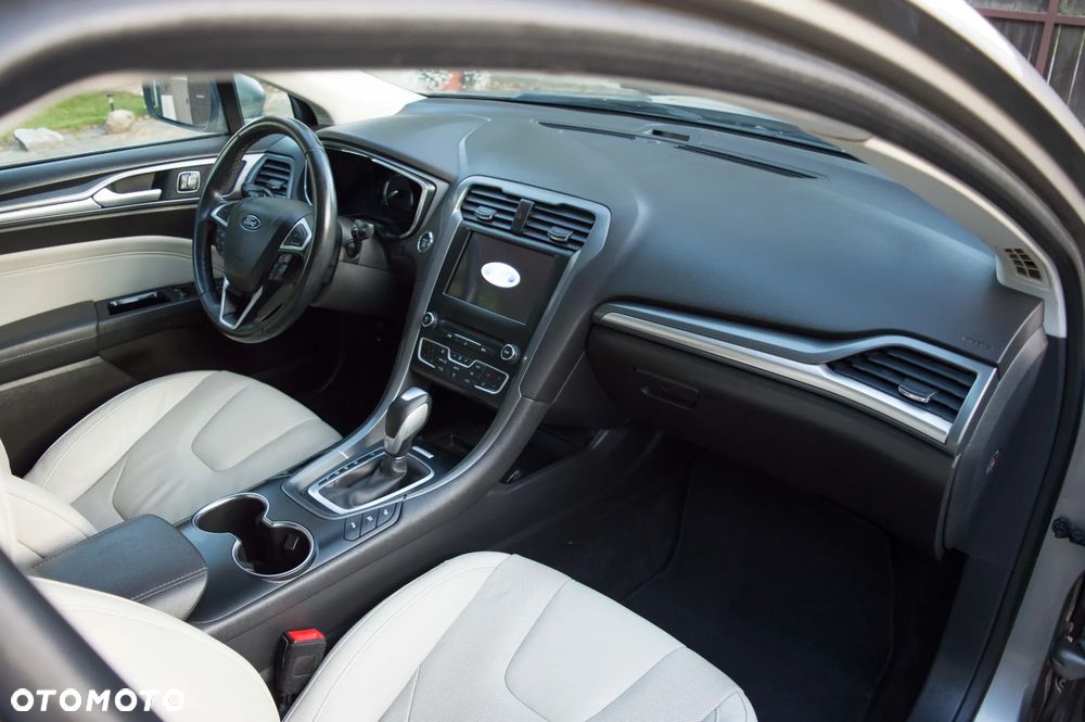 Ford Mondeo - 27