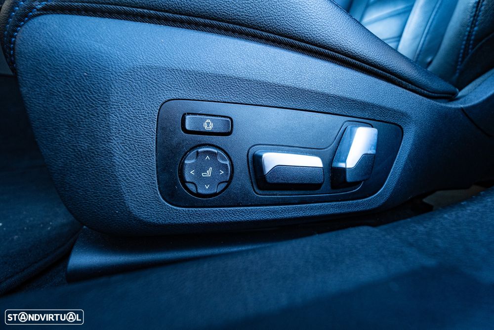 BMW 330 i xDrive Pack M - 35