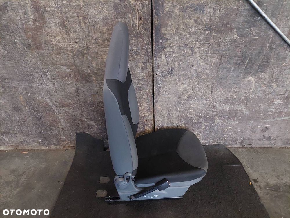 FOTEL LEWY PRZÓD KIEROWCY CITROEN C1 I 5D - 2