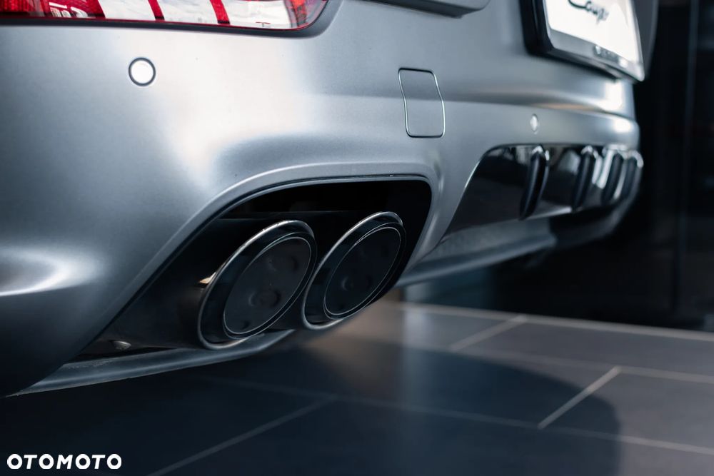 Porsche Cayenne Turbo E-Hybrid PHEV - 13