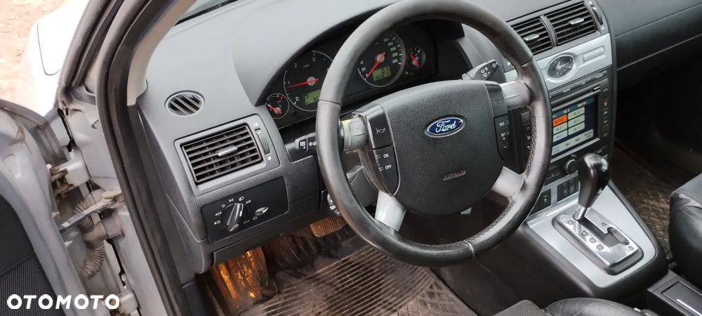 Ford Mondeo 2.0 TDCi Ambiente - 14