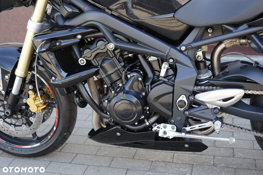 Triumph Street Triple - 28