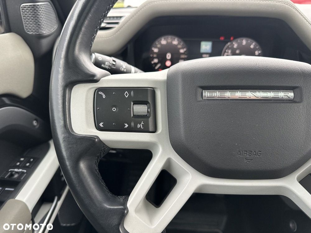 Land Rover Defender - 18