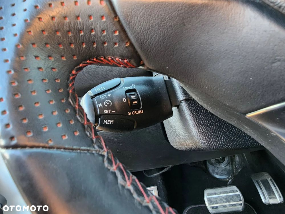 Peugeot 308 PureTech 130 EAT6 Stop & Start GT-Line Edition - 26