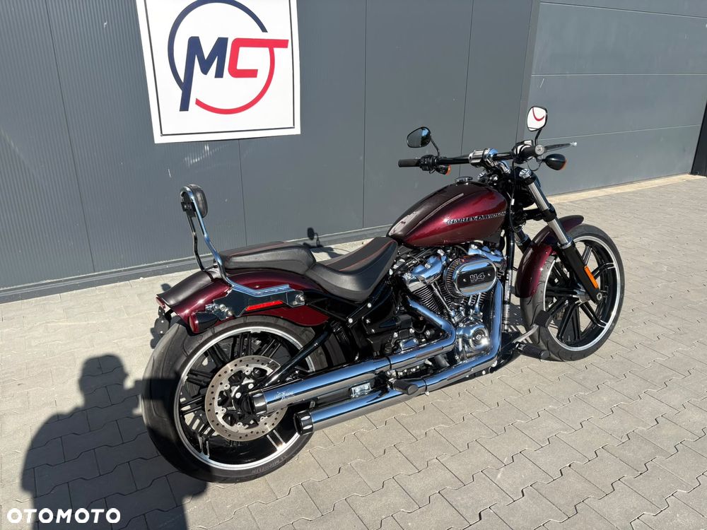 Harley-Davidson Softail Breakout - 2