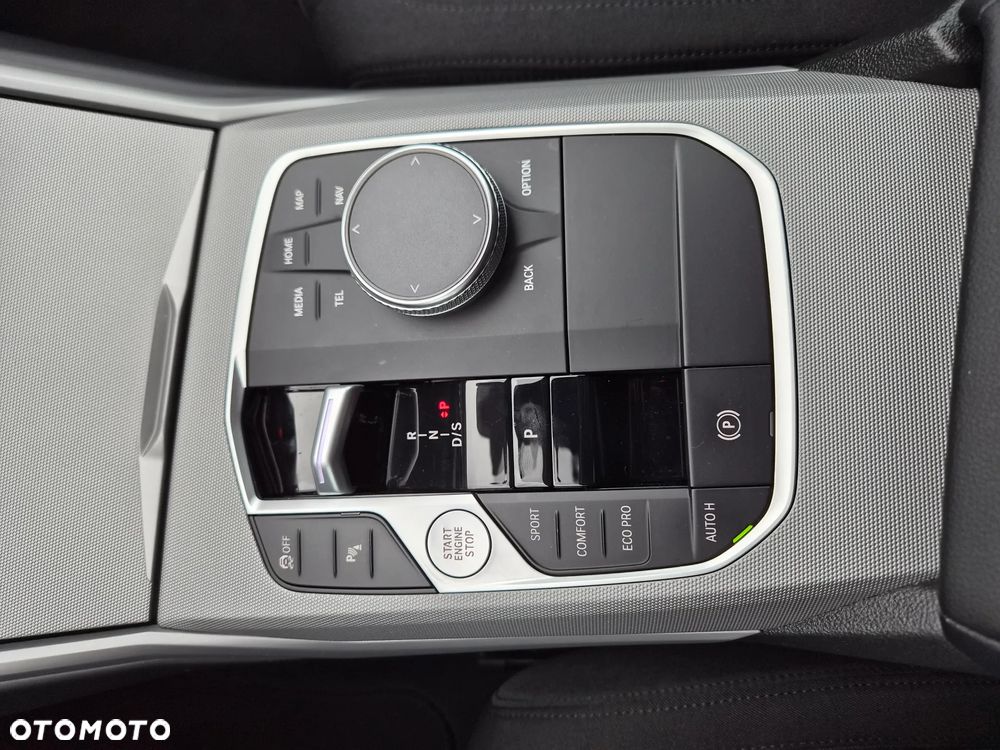 BMW Seria 3 318d - 29