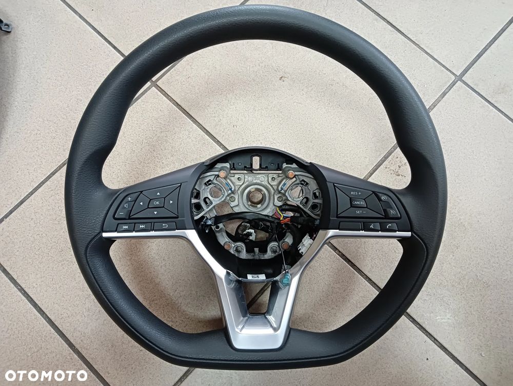Nissan Micra K14 kierownica - 1