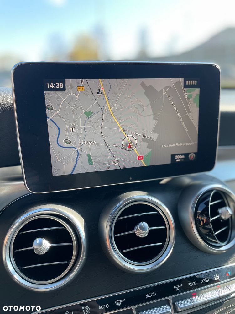 Mercedes-Benz GLC 300 4Matic 9G-TRONIC AMG Line - 17