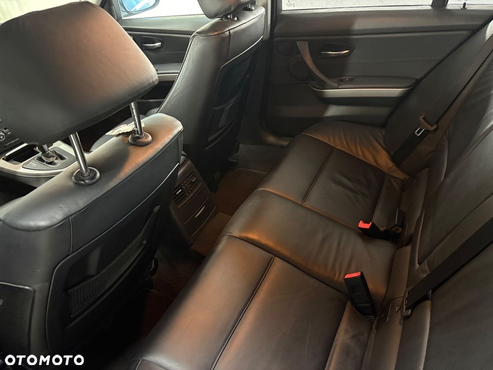 BMW Seria 3 330xd DPF Touring - 11