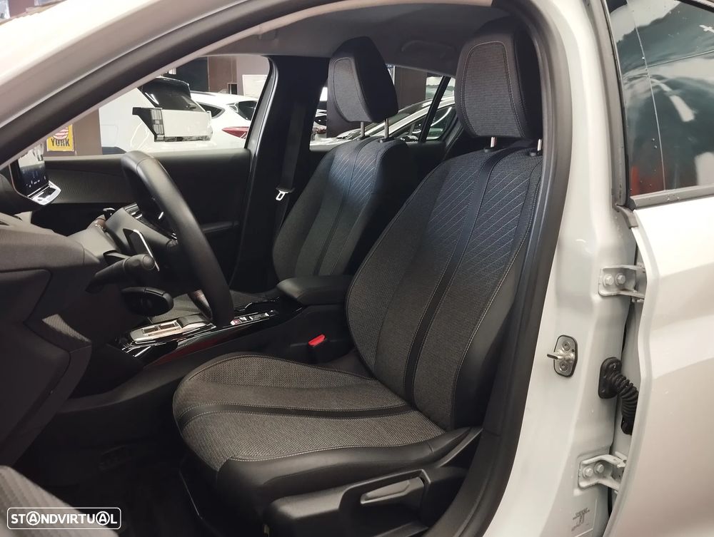 Peugeot 208 1.2 Hybrid Allure e-DCS6 - 17