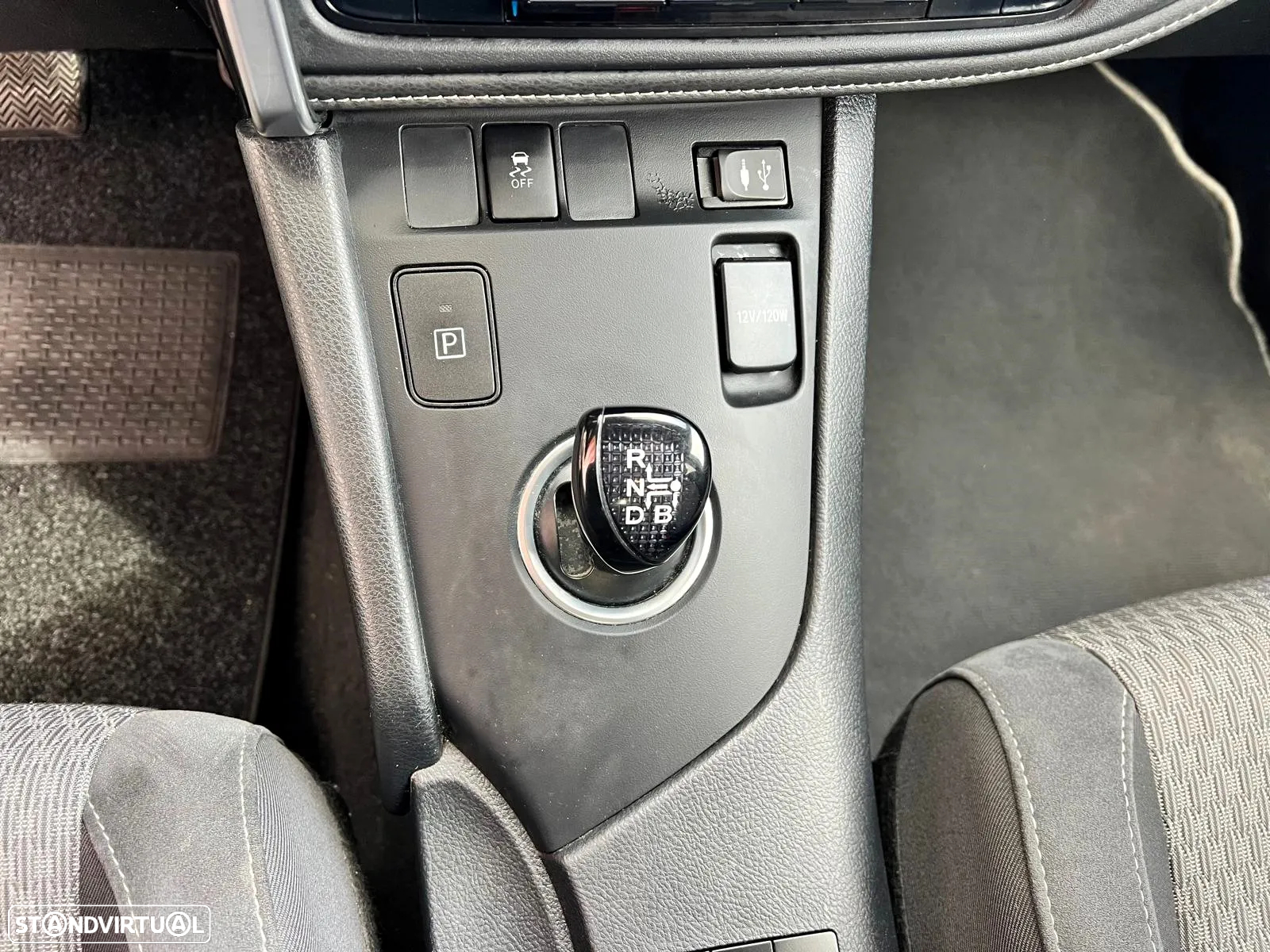 Toyota Auris 1.8 HSD Exclusive +TSS+Navi - 5