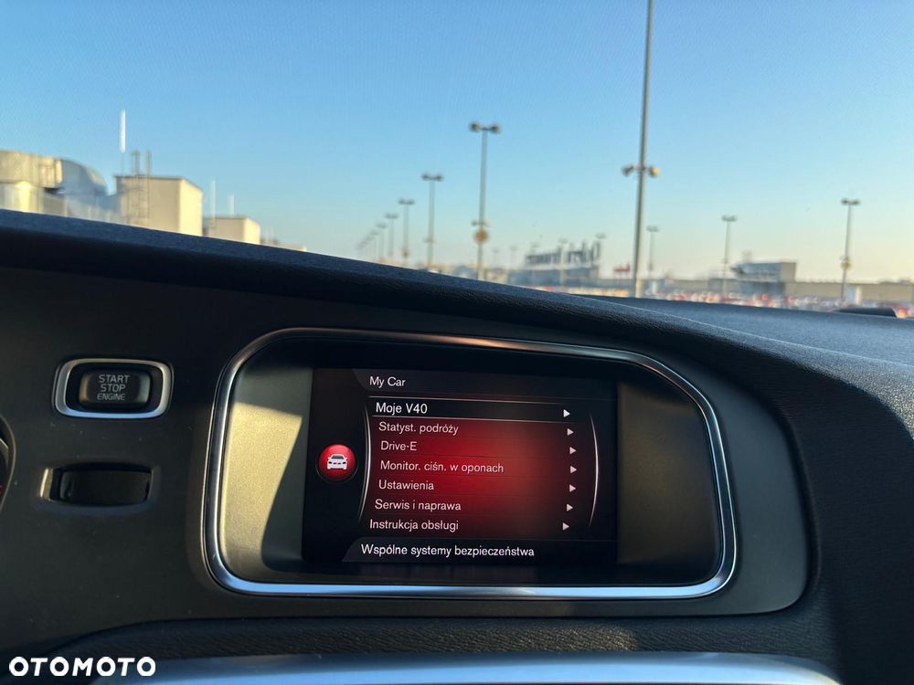 Volvo V40 T3 Drive-E Momentum - 27